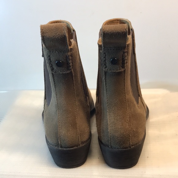 UGG Emmeth Women's Chelsea Boot - Picture 4 of 10